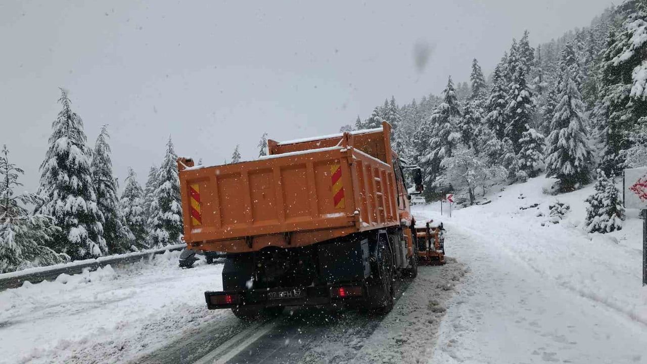 Antalya’nın yüksek kesimlerinde kar yağışı: Alacabel'de 5–10 cm