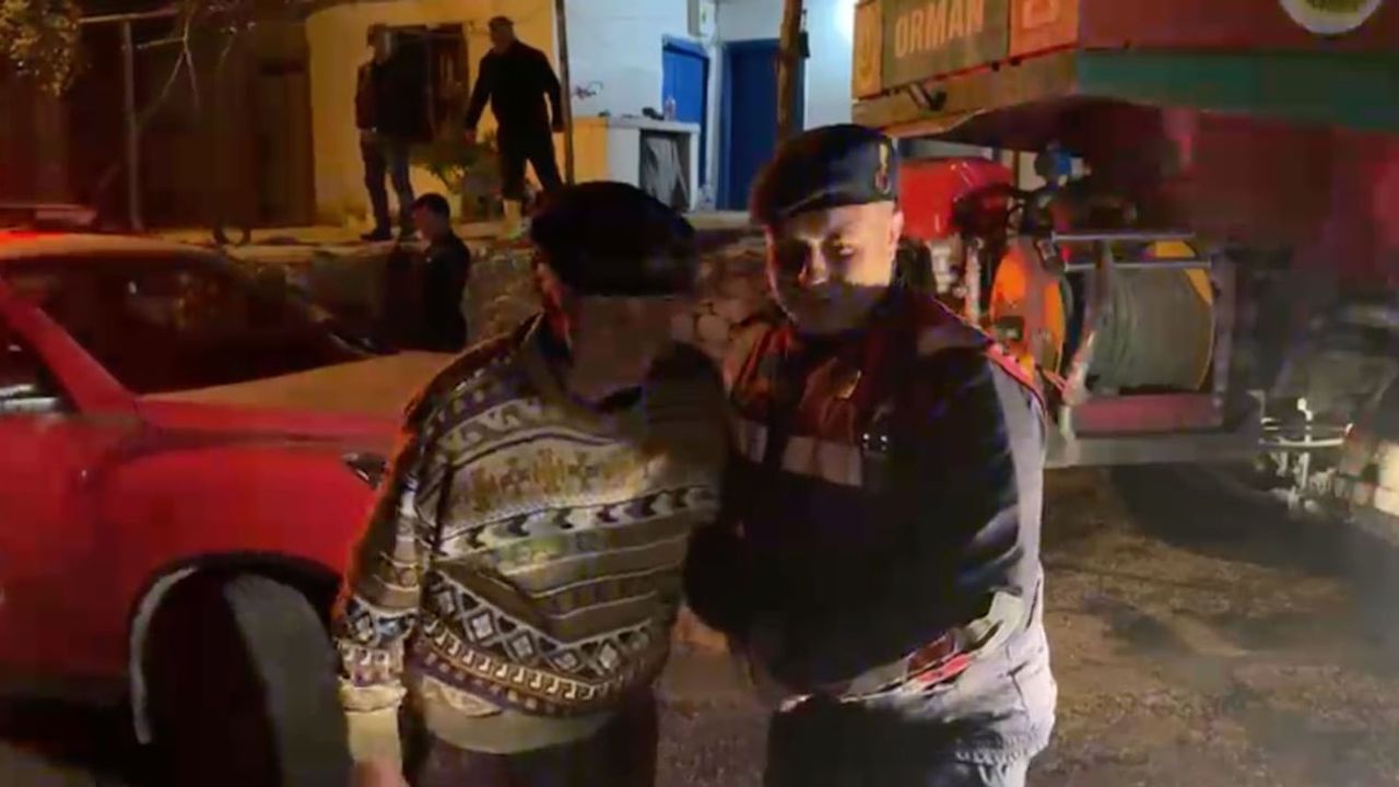 Antalya Serik'te orman yangını: Sarıabalı Mahallesi Deliöz mevkiinde müdahale sürüyor