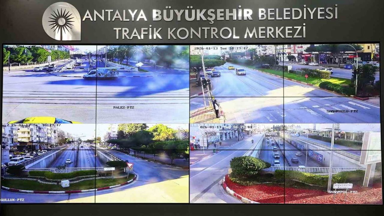 Antalya trafiği 7/24 izleniyor: Trafik Kontrol Merkezi dinamik sinyalizasyonla akışı yönetiyor
