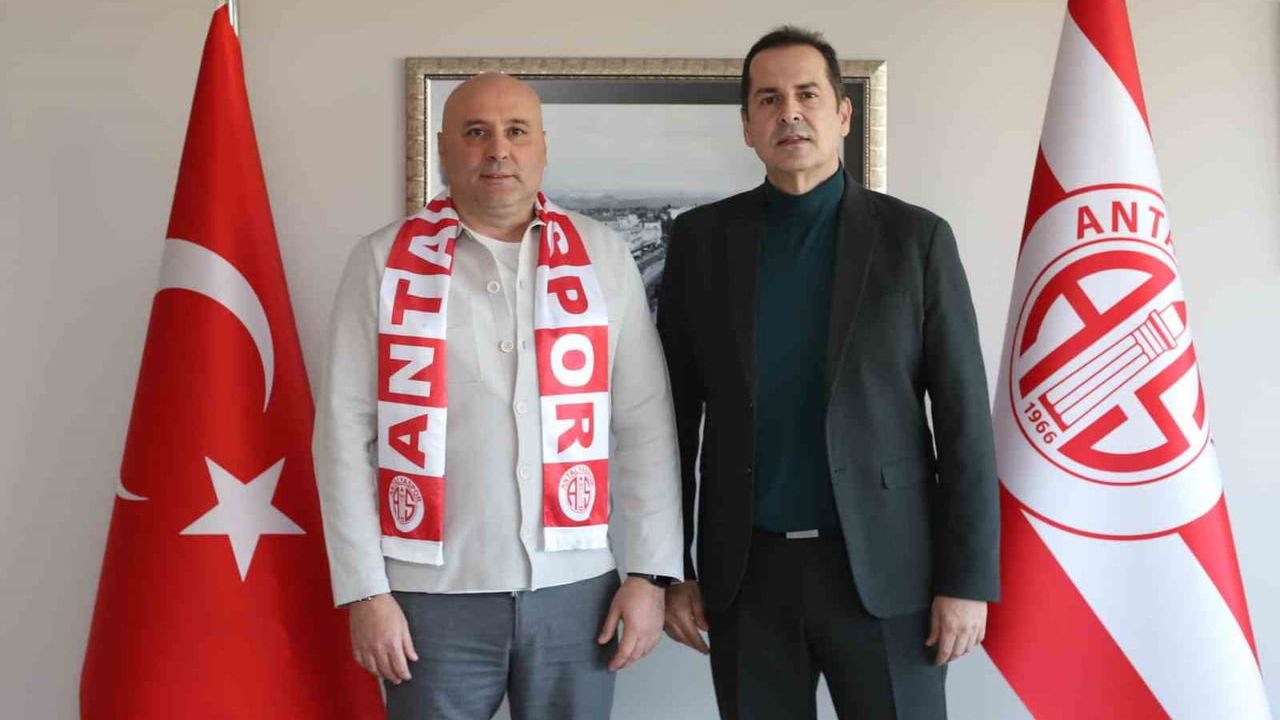 Antalyaspor'da Sami Uğurlu teknik direktörlüğe getirildi