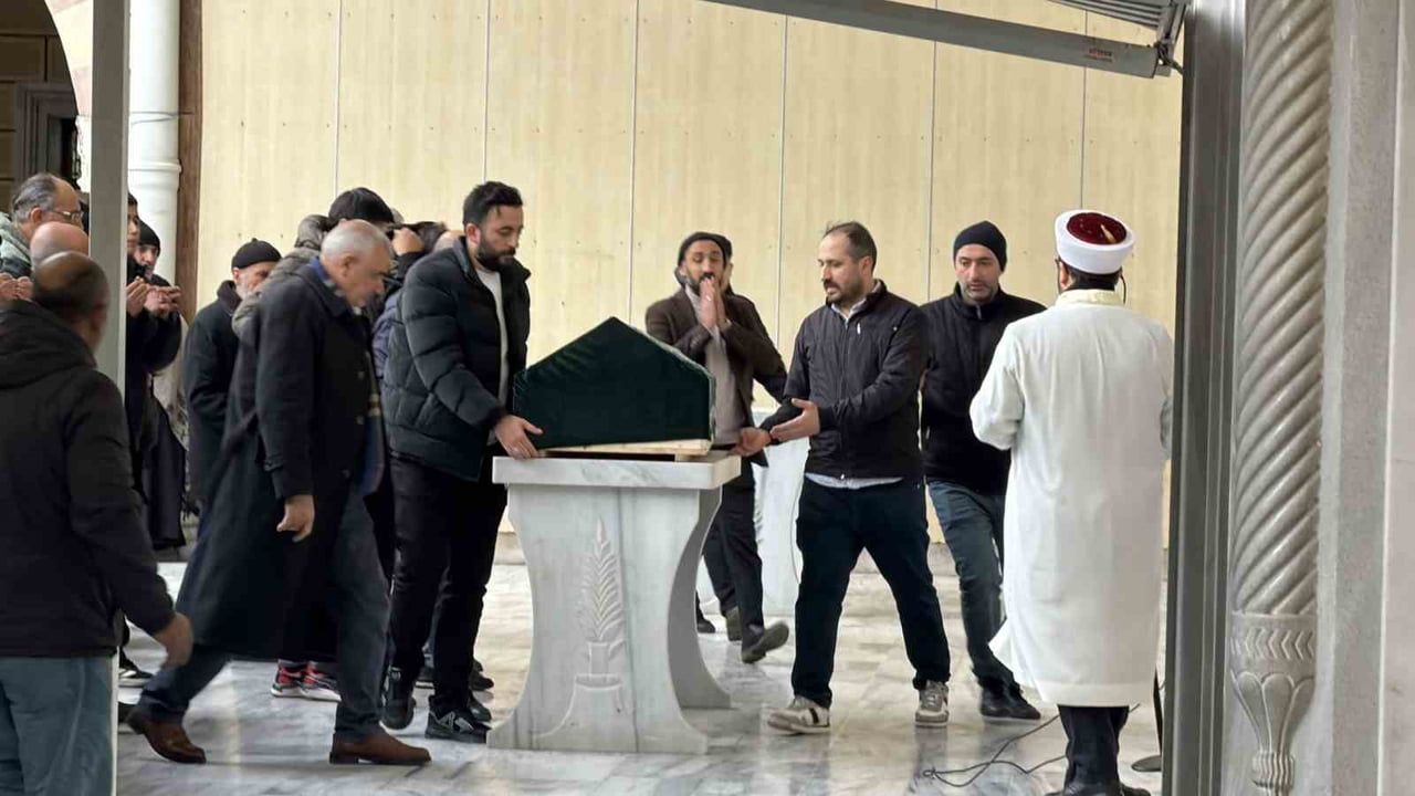 Arnavutköy'de cami avlusunda vurulan 60 yaşındaki Reşit Timuçin defnedildi
