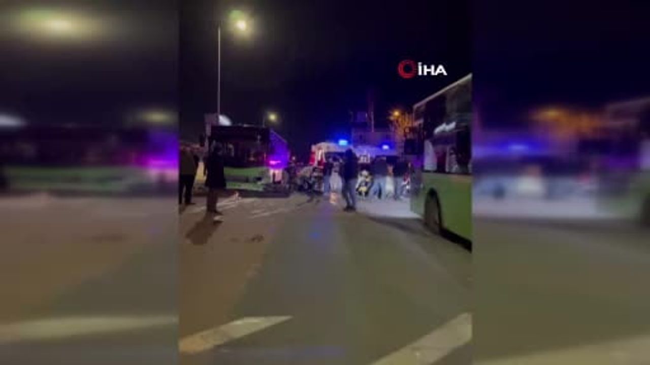 Arnavutköy'de yolcu otobüsü ve otomobil çarpıştı: Yaralılar, ekipler sevk edildi