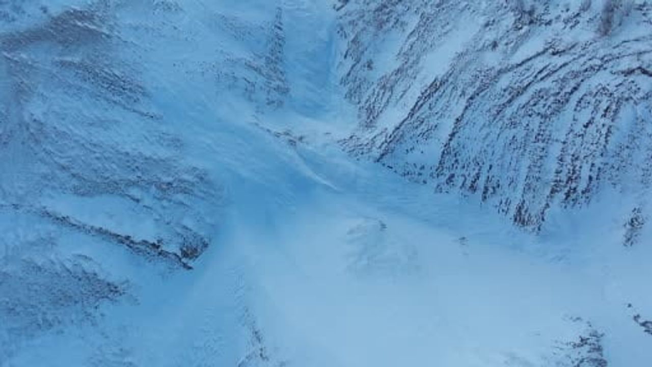 Artvin Aksu Yaylası'nda artan çığ riski nedeniyle arama çalışmaları geçici durduruldu