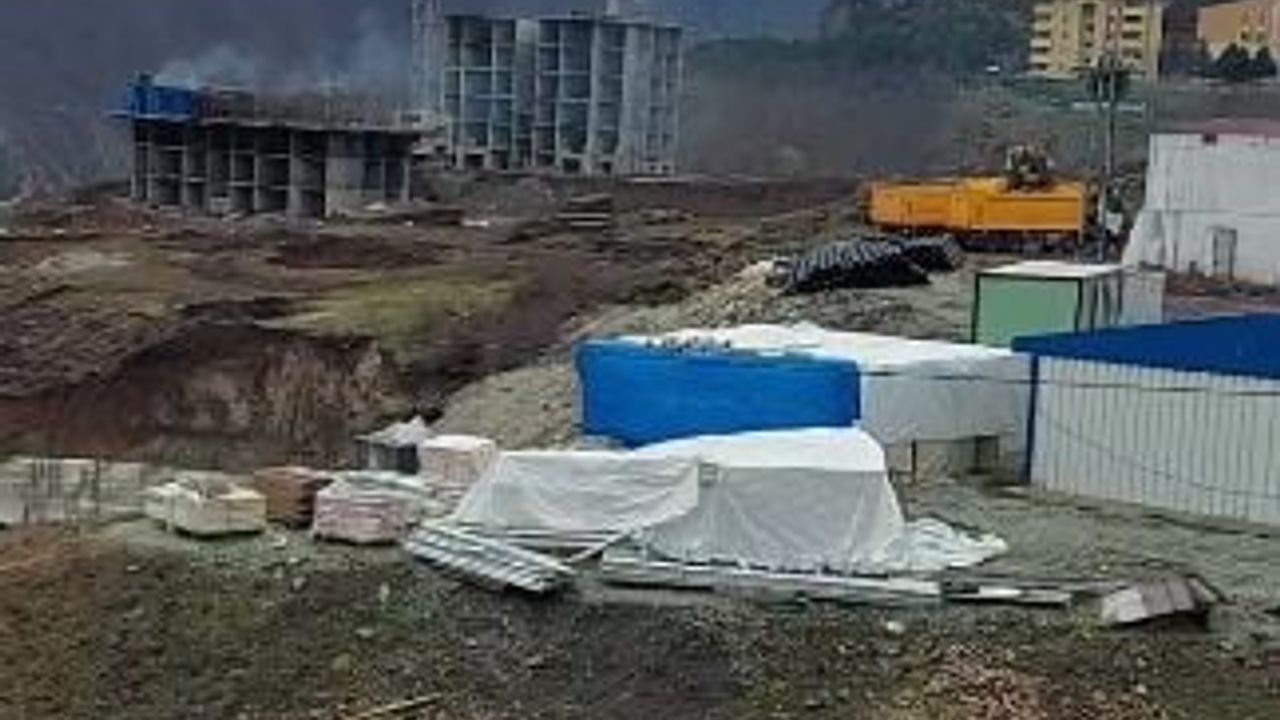 Artvin'de İnşaattan Düşen İşçi Hayatını Kaybetti
