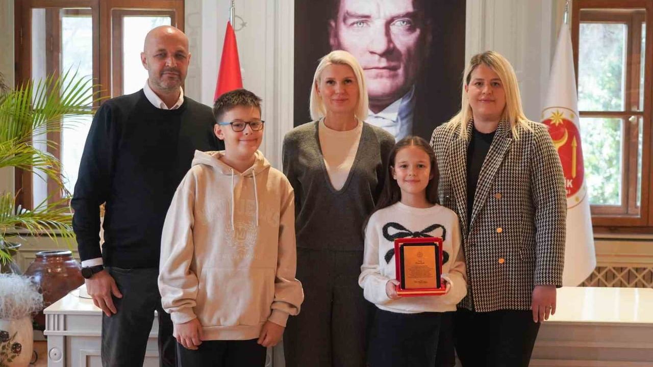 Arya İpek, 4. Gülsin Onay Piyano Festivali’nde E Kategorisi 3’üncüsü oldu; Bilecik Belediyesi ödüllendirdi