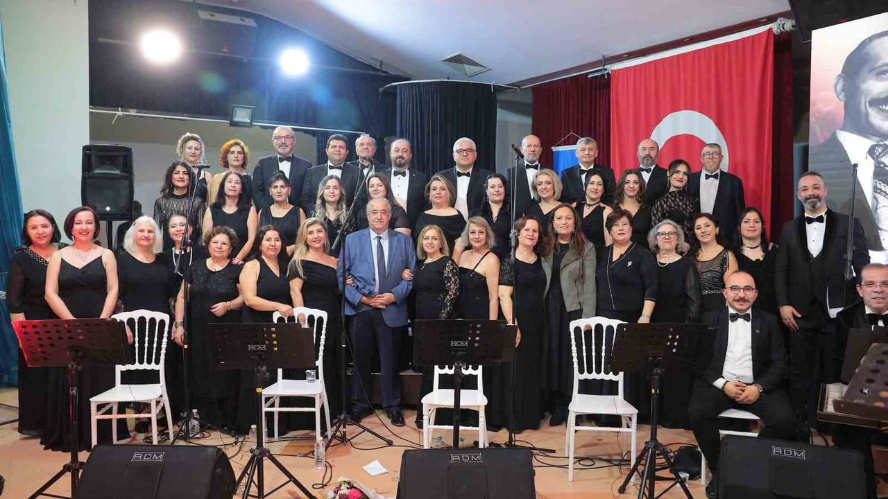 ASEV TSM Korosu, Şekip Ayhan Özışık Eserlerini 98 Kişilik Koroyla Seslendirdi