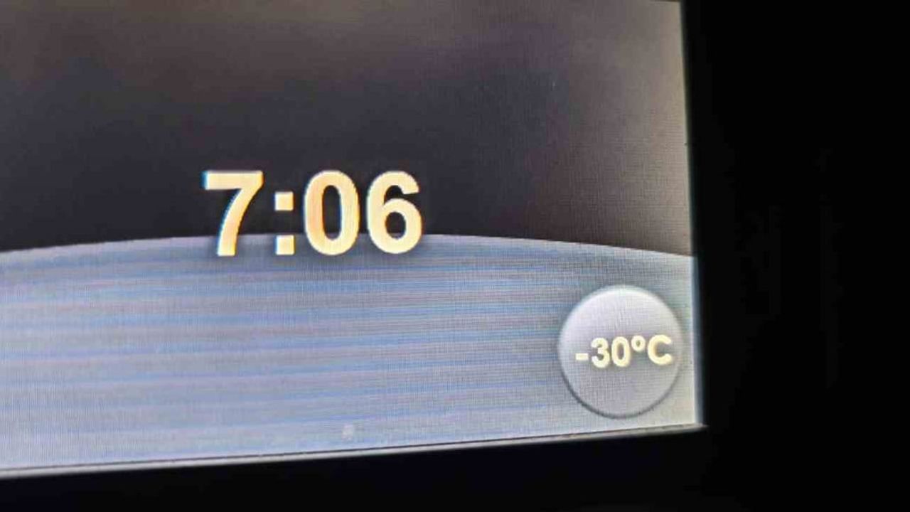 Aşkale’de Sibirya soğukları: Termometreler -30'u gösterdi