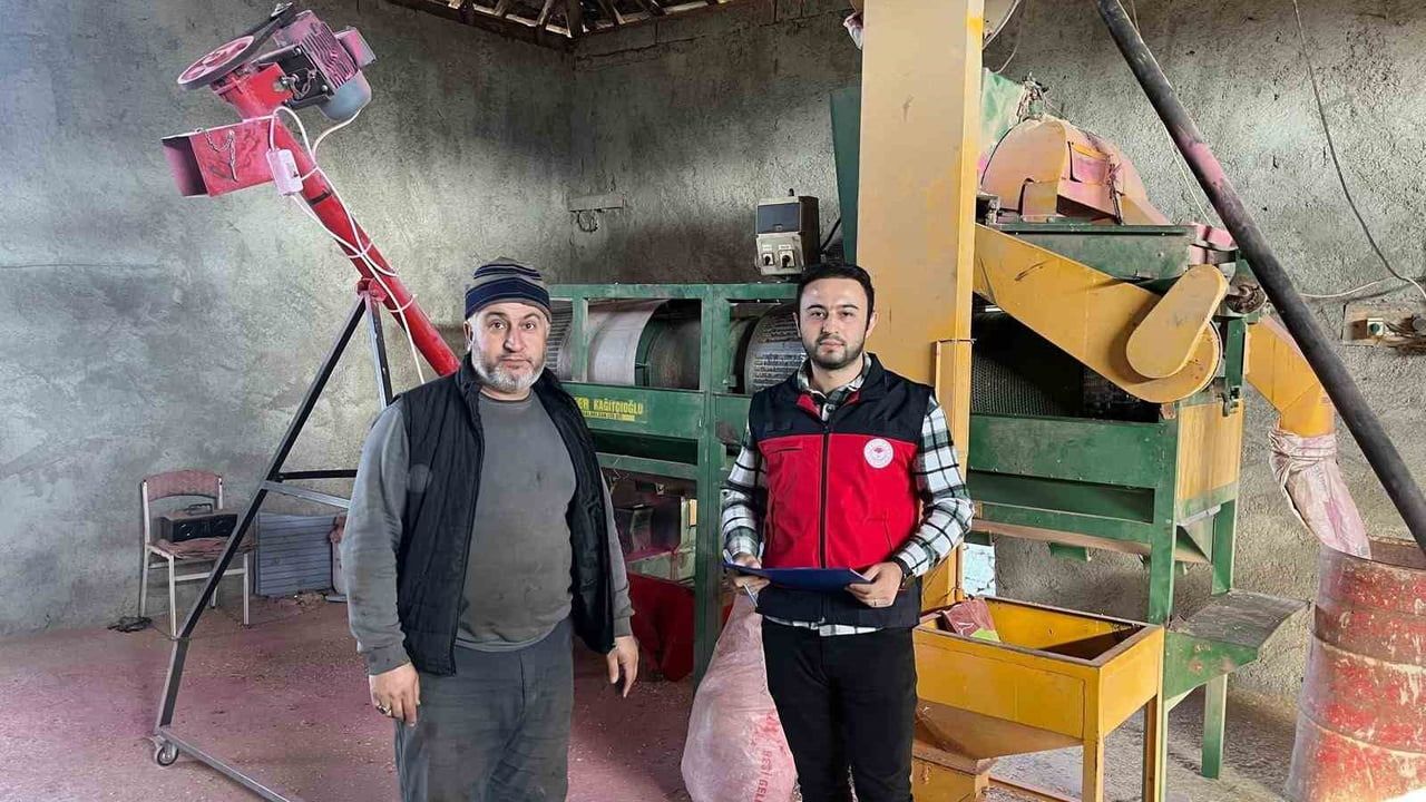 Aslanapa'da selektör ve yem ezme makineleri denetlendi