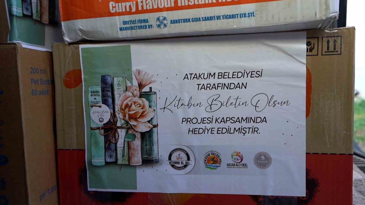 Atakum'da 'Kitabın Biletin Olsun' kampanyasıyla 10 binden fazla kitap öğrencilere ulaştı