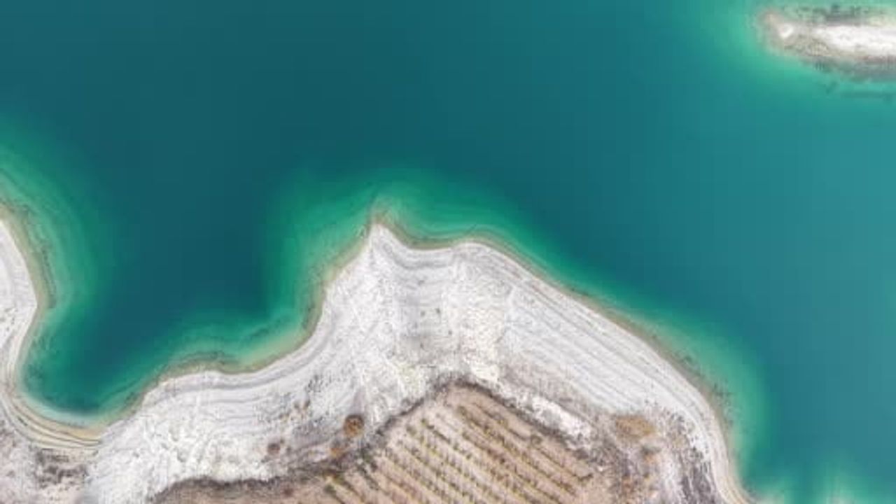 Atatürk Barajı'nda Göbeklitepe benzeri 'T' taşları, Adıyaman'da 11 bin yıllık iz