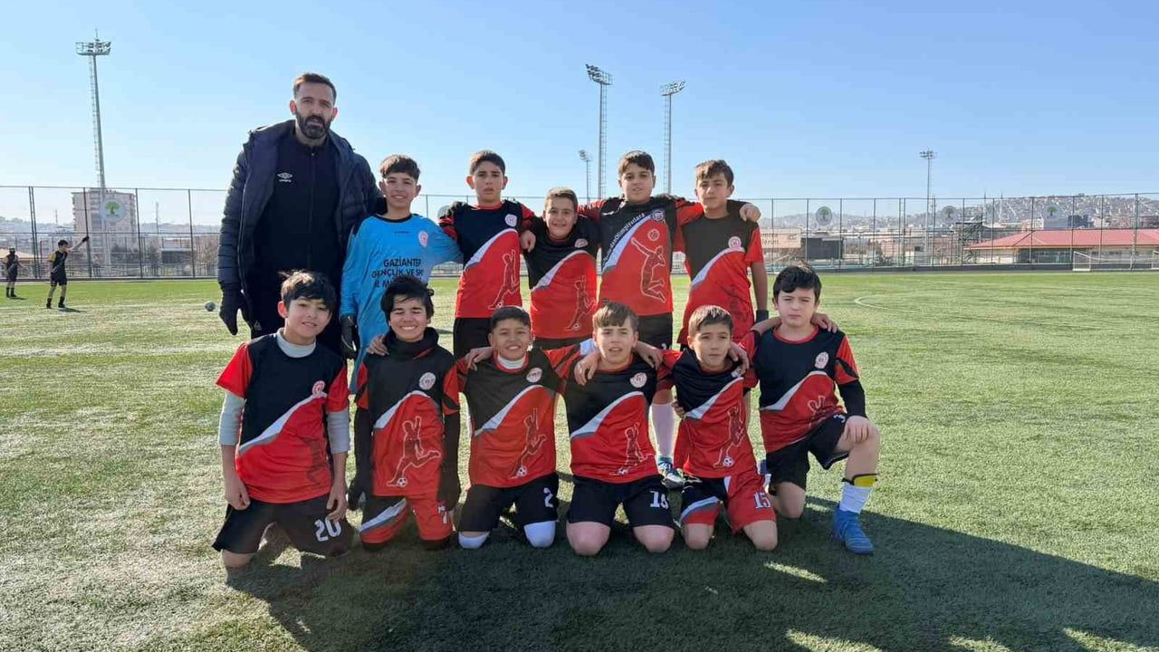 Atatürk’ün Gaziantep’e gelişinin 93. yıl dönümünde U13 Futbol Turnuvası