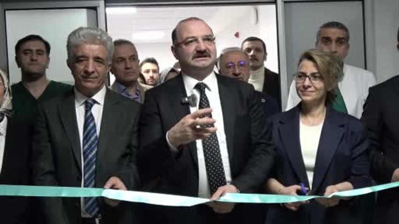 Atatürk Üniversitesi Araştırma Hastanesi'ne yeni nesil anjiyografi cihazı hizmete girdi