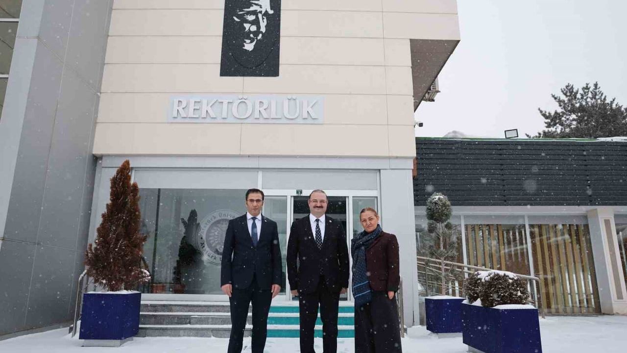 Atatürk Üniversitesi ve KUDAKA, geleneksel el sanatlarını destekleyecek projede sözleşme imzaladı