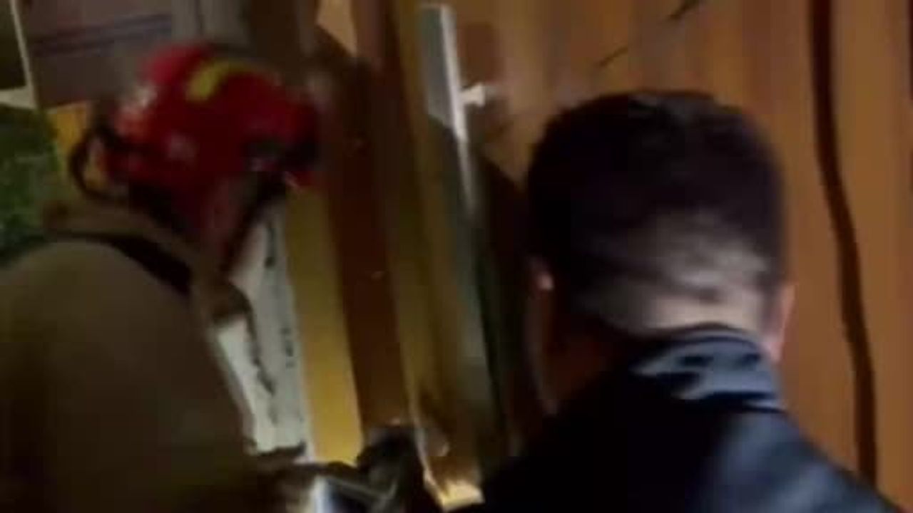 Avcılar'da uyuşturucu operasyonu: Kameralı güvenlik sistemi kurulan evde 10 kişi gözaltına alındı