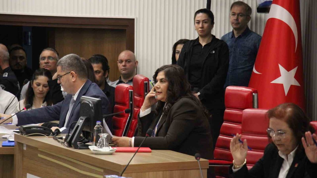 Aydın Büyükşehir 2026'nın İlk Meclis Toplantısını Gerçekleştirdi: Denetim Komisyonu Üyeleri Belirlendi, Ayşenur Ezgi Eygi İçin Önerge Gündeme Alındı