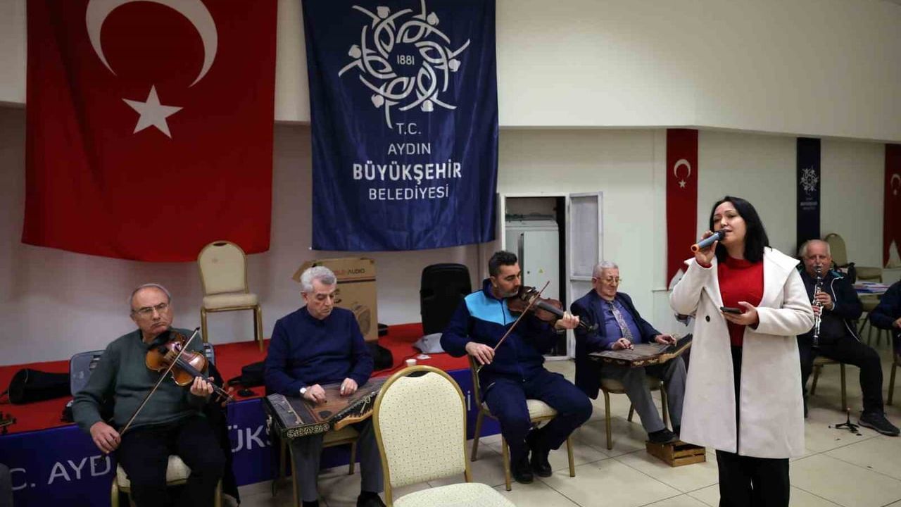 Aydın Büyükşehir Belediyesi Türk Sanat Müziği Korosu yılsonu konserine hazırlanıyor
