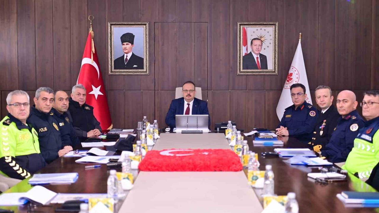 Aydın'da Asayiş Değerlendirme Toplantısı: Vatandaş Güvenliği Ele Alındı