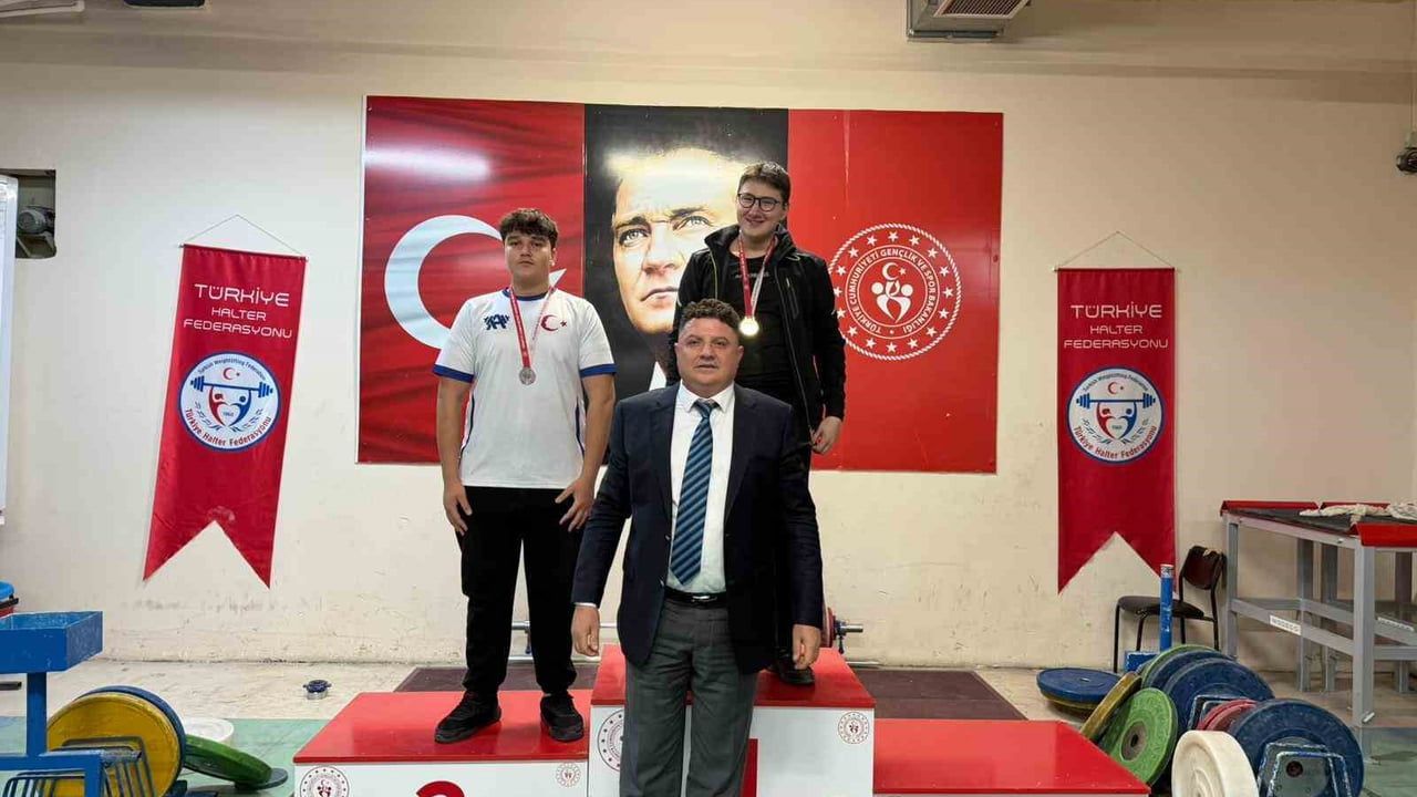Aydın'da Gençler Halter Müsabakaları Sona Erdi: 21 Sporcu Yarıştı