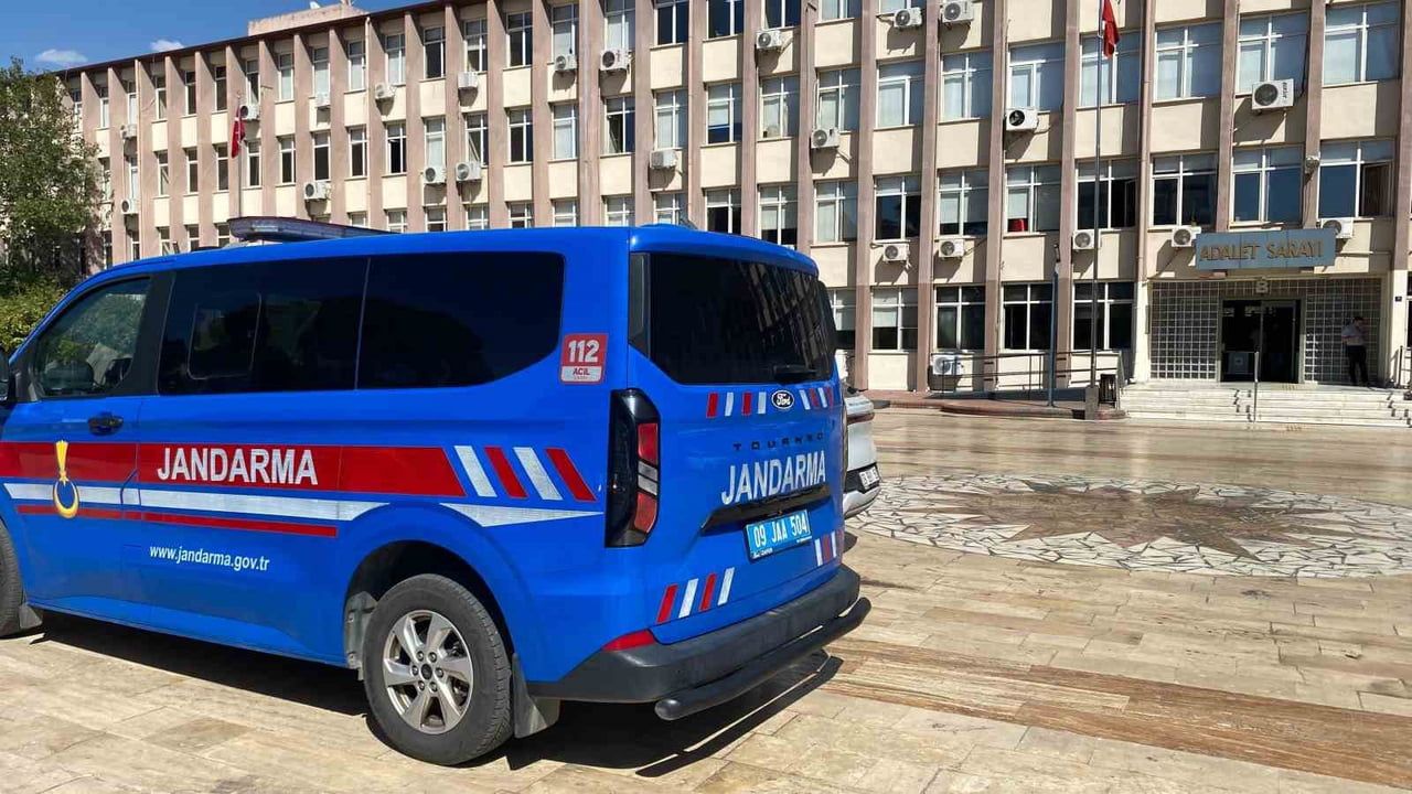 Aydın’da jandarma operasyonu: 152 bin 800 adet sentetik ecza ele geçirildi