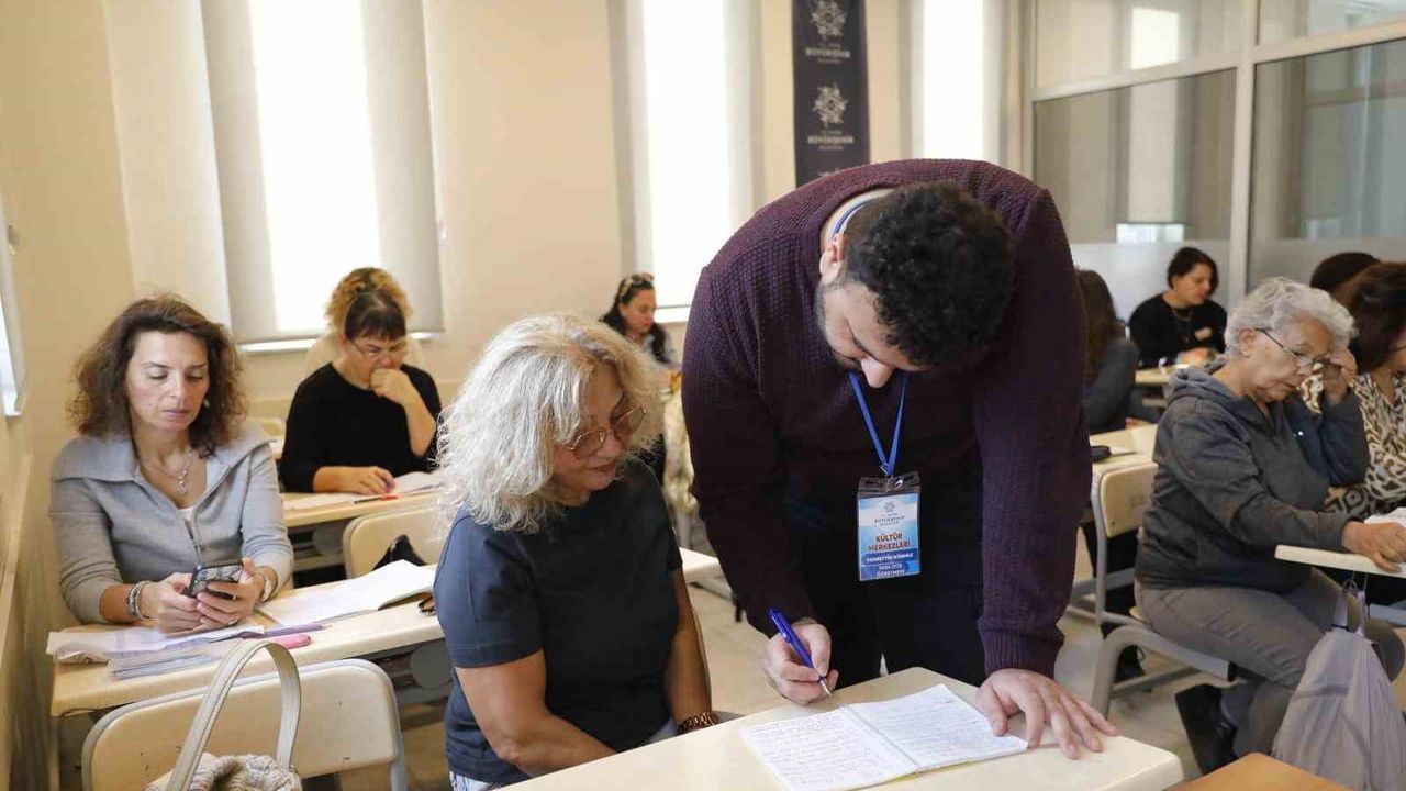 Aydın'da tüm ilçelerde ücretsiz İngilizce eğitimleri sürüyor