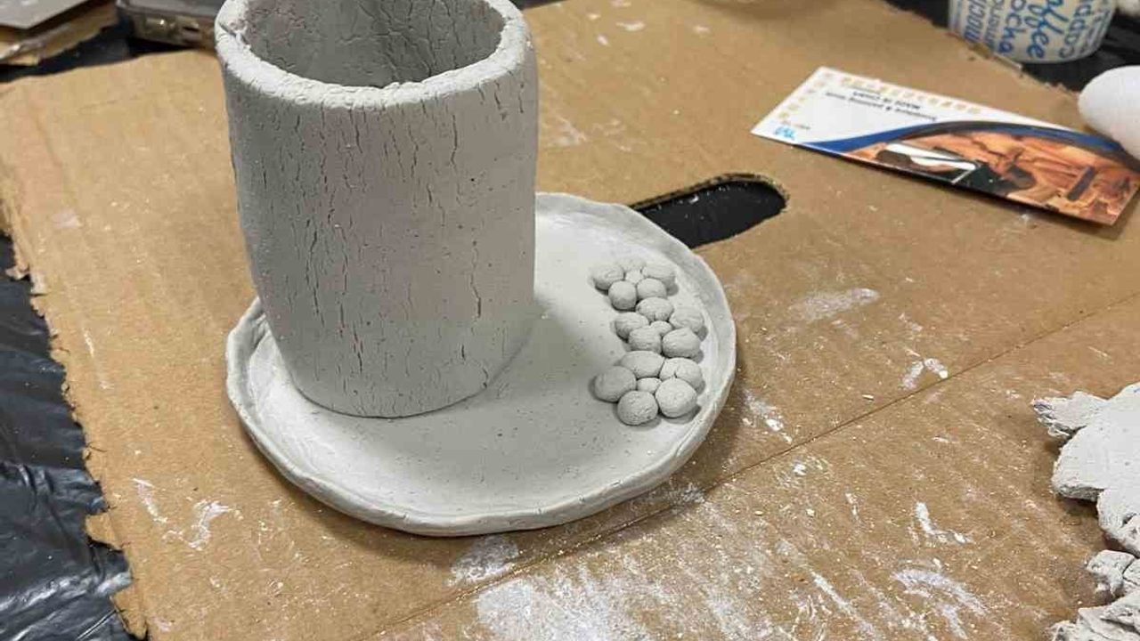 Aydın'da yurtlarda seramik kursu: Öğrenciler konaklama yanında yeteneklerini geliştiriyor