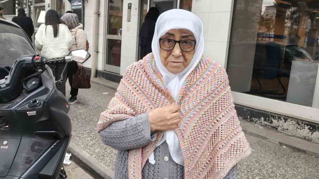 Aydın İncirliova'da 76 yaşındaki kadına emekli maaşı bankaca 'konuşma' gerekçesiyle verilmedi