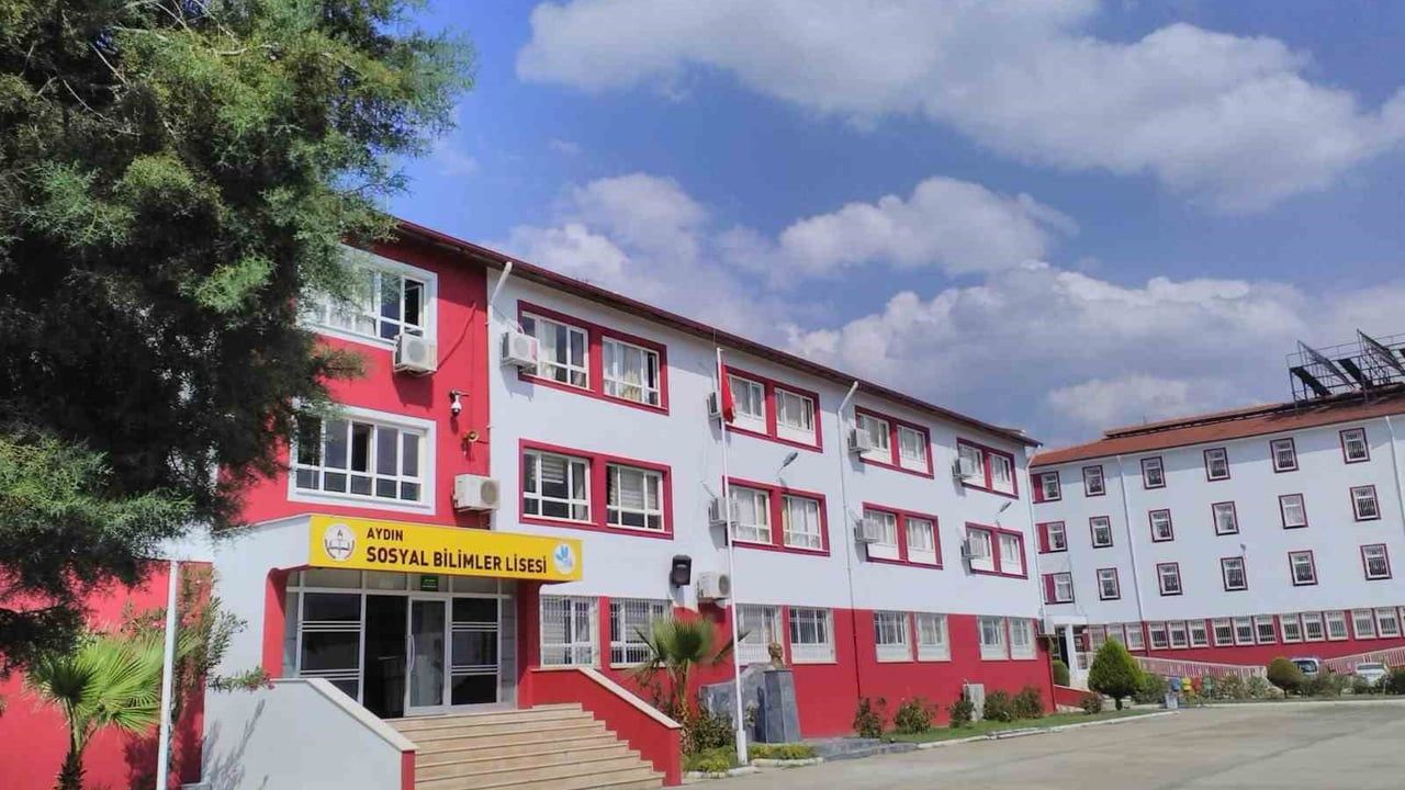 Aydın Sosyal Bilimler Lisesi'nin 3 projesi 2204-A Lise Araştırma Projeleri Bölge Finaline kaldı
