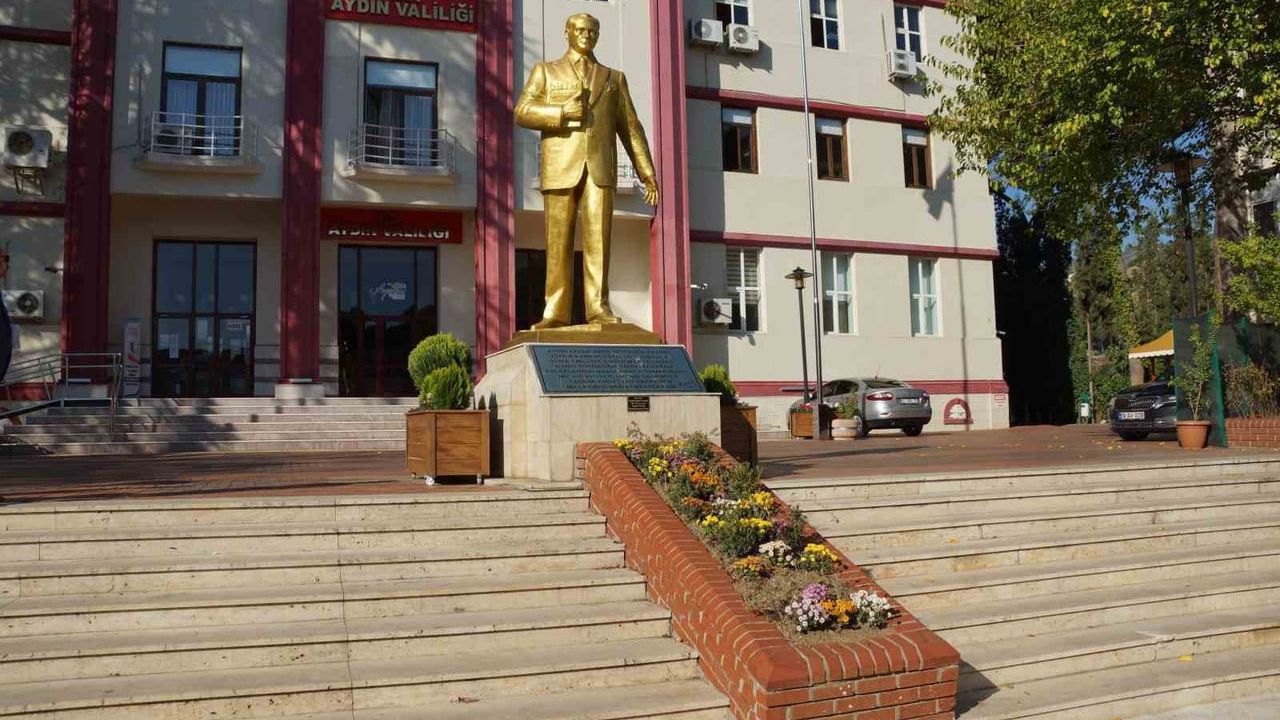 Aydın Valiliği: Efeler'deki 'domuz etiyle kavurma' iddiası 2015'e ait; 2016'da C.C.'ye ait adreslerde domuz eti tespit edildi