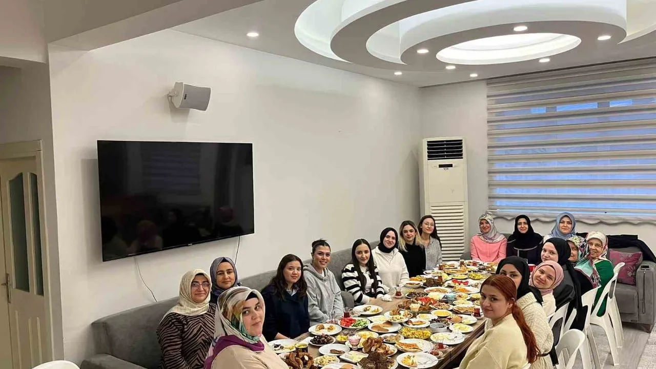 Aydın yurtlarında 'Biz Bize Moral Akşamları' ile sınav stresine destek