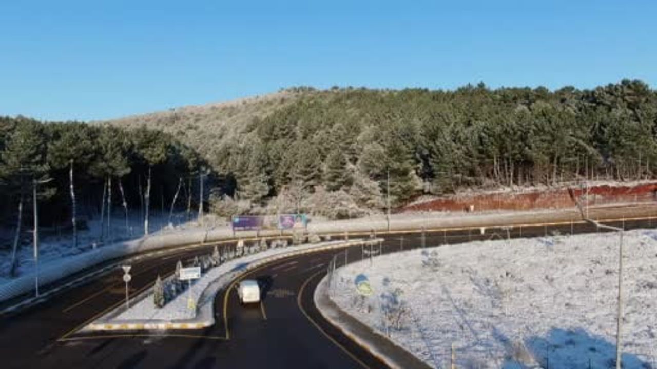 Aydos Ormanı beyaza büründü; havadan görüntülenen kartpostallık manzaralar