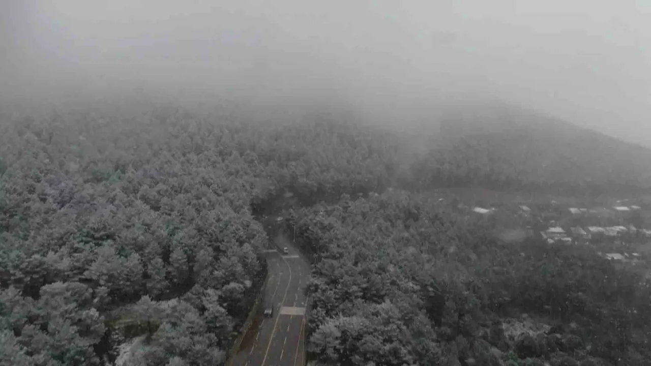 Aydos’ta Yoğun Kar Yağışı Havadan Görüntülendi