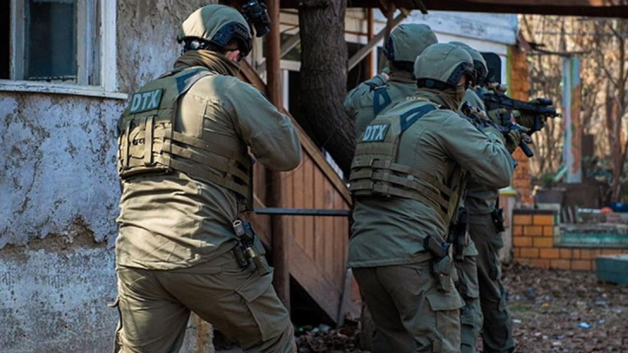 Azerbaycan'da büyükelçiliğe saldırı planlamakla suçlanan 3 kişi tutuklandı