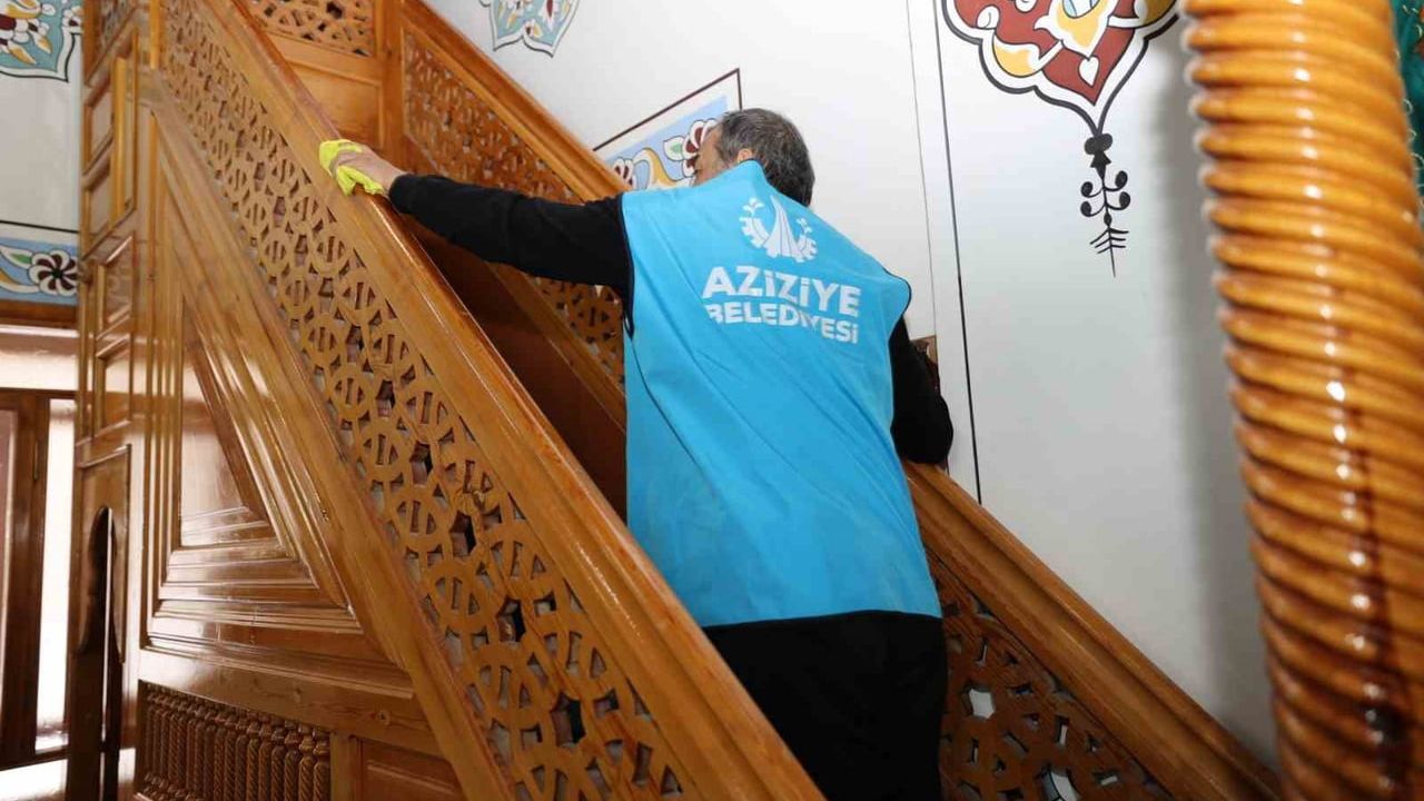 Aziziye Belediyesi, 73 mahallede 100'den fazla camide Ramazan öncesi temizlik başlattı