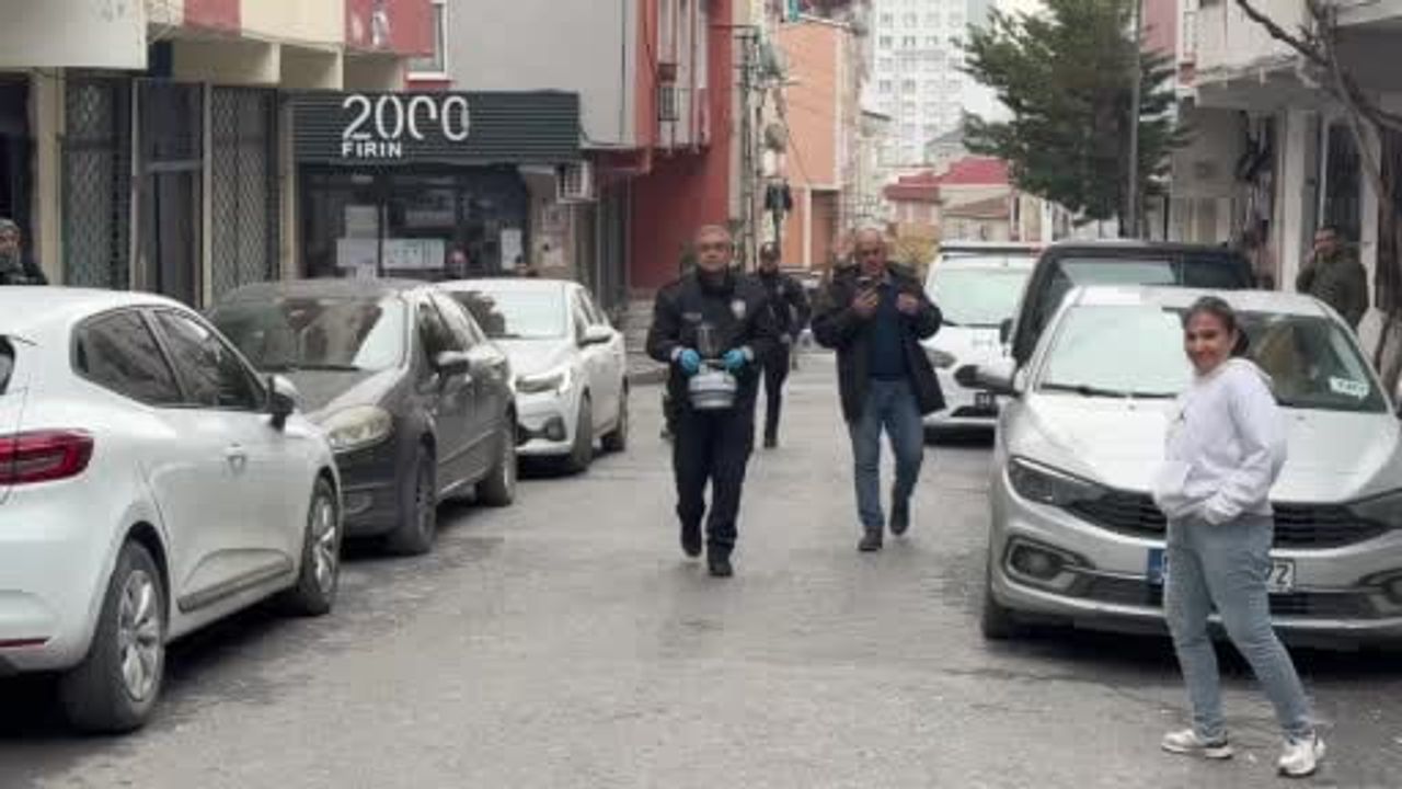 Bağcılar'da karbonmonoksit şüphesi: Oğul ve komşu olay anını anlattı