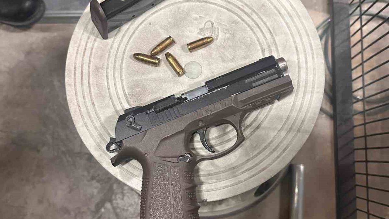 Bahçelievler’de kuyumcu soyan şüpheli yakalandı; 25 bilezik ve ruhsatsız tabanca ele geçirildi