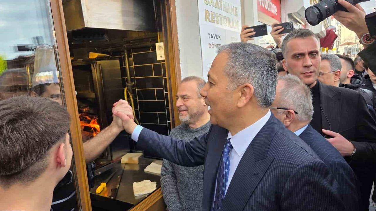 Bakan Ali Yerlikaya Samsun'da esnafla buluştu: 'Sizlerin gönlünü kazanacağız'