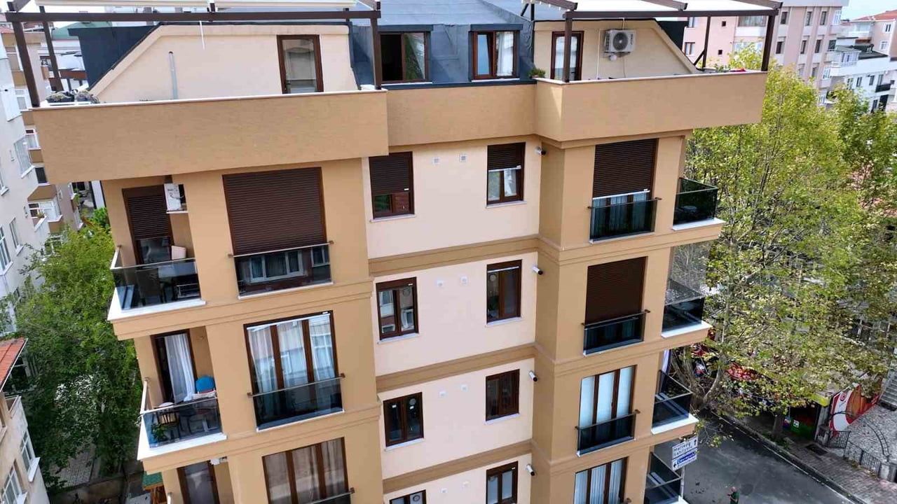 Bakan Kurum: 'Sağlam ve güvenli yuvalar hayal değil' — Maltepe'de Yarısı Bizden ile 11 konut, 3 iş yeri teslim edildi