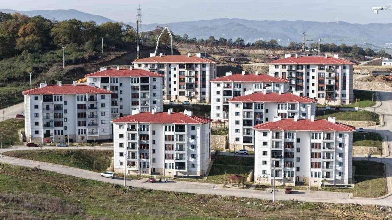 Bakan Kurum: Yalova Kazımiye’deki TOKİ sosyal konutlarıyla Türkiye’yi ev sahibi yapıyoruz