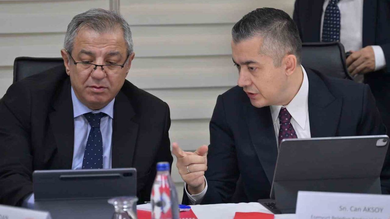 Bakan Memişoğlu Esenyurt’ta sağlık yatırımlarını değerlendirdi