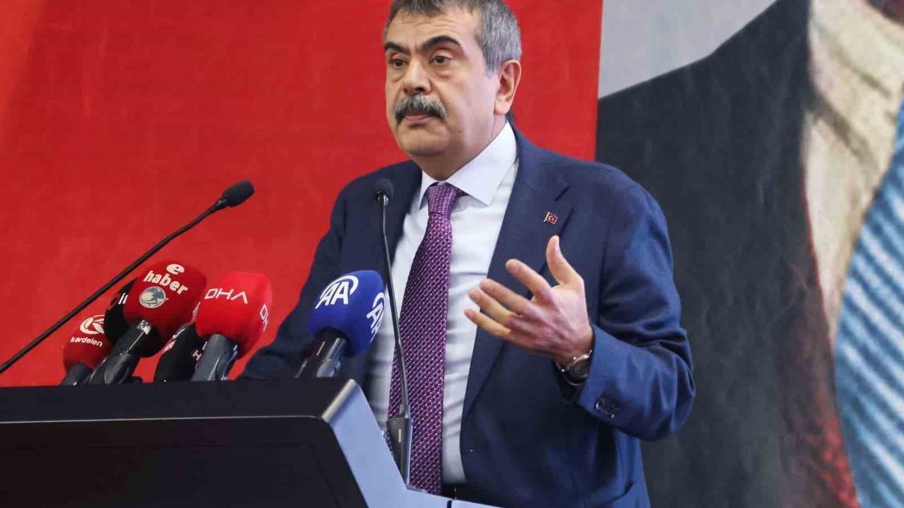 Bakan Tekin: İstanbul’daki 'asrın hırsızlığı' iddiası ve karnelerle ilgili söylem bir dikkat dağıtma taktiği