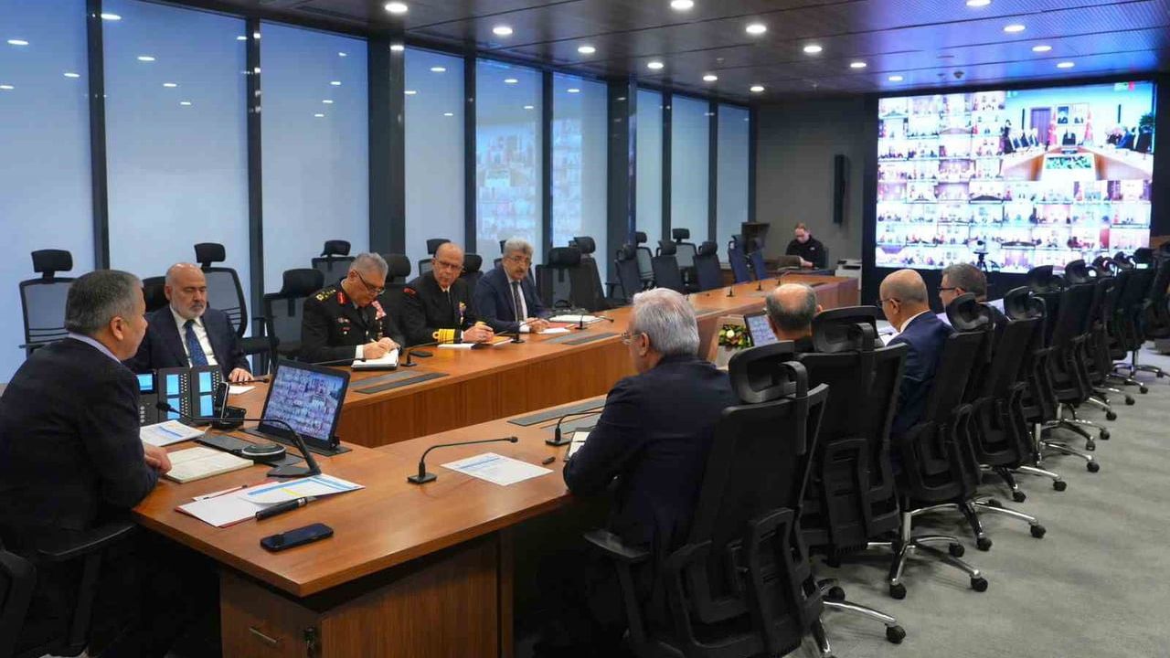 Bakan Yerlikaya, 81 ilin valisiyle çevrim içi Koordinasyon Toplantısı gerçekleştirdi