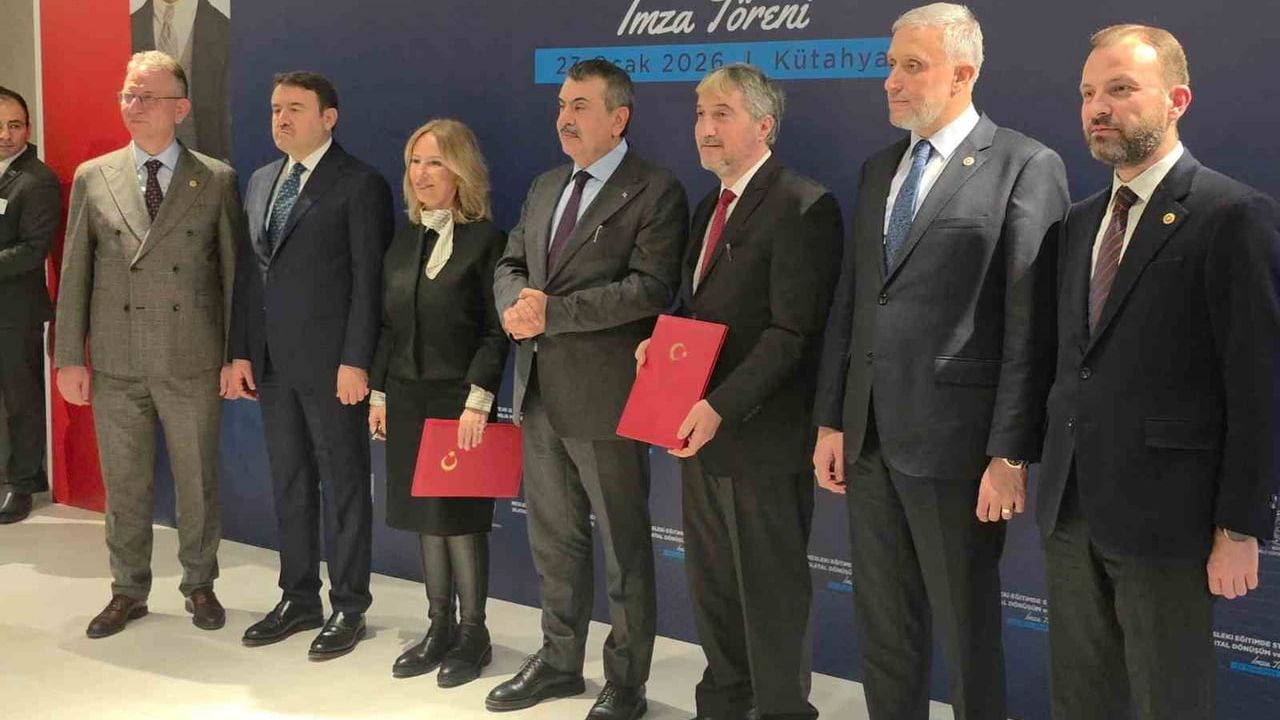 Bakan Yusuf Tekin: Kütahya'da Mesleki Eğitimde Hamilik Modeli ve Dijital Dönüşüm Vurgusu