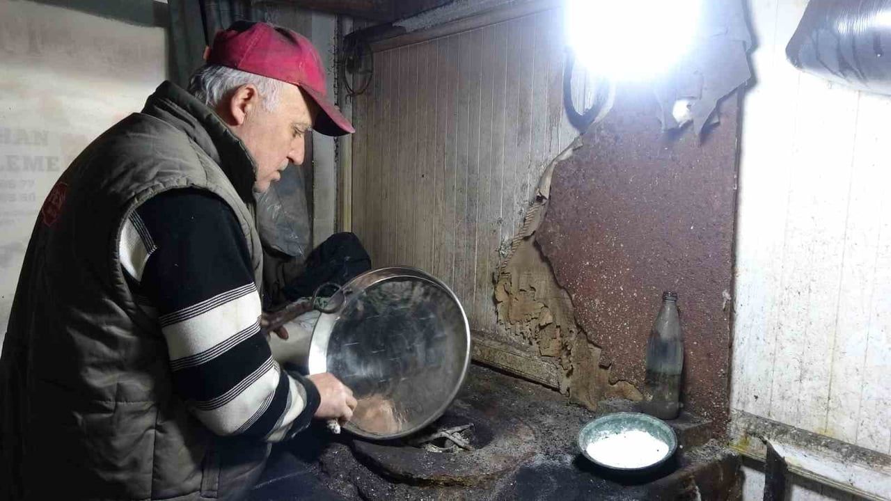 Bakır Kaplar Çeyizden Çekiliyor: 54 Yıllık Kalaycı Muzaffer Göle’nin Gözüyle Trabzon’da Değişim