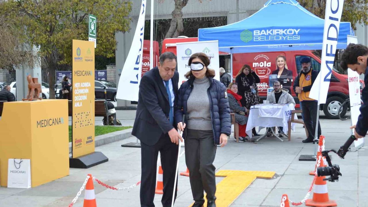 Bakırköy'de 'Empati Parkuru' kuruldu: Görme engelliler için farkındalık etkinliği