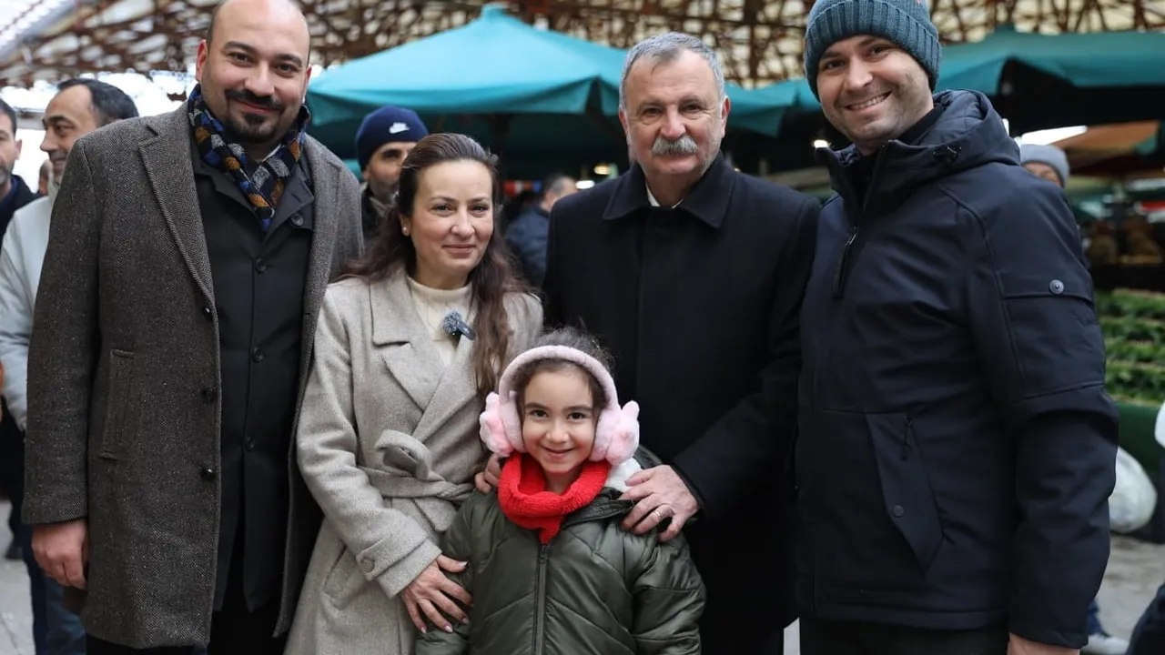 Balaban ve Özalper Laleli Pazarı'nda esnaf ve vatandaşlarla buluştu