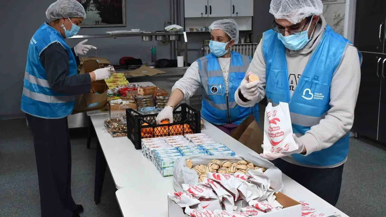 Balıkesir Büyükşehir’den 2025-2026 Eğitim Yılında da Süren İlkokul Beslenme Paketi Desteği