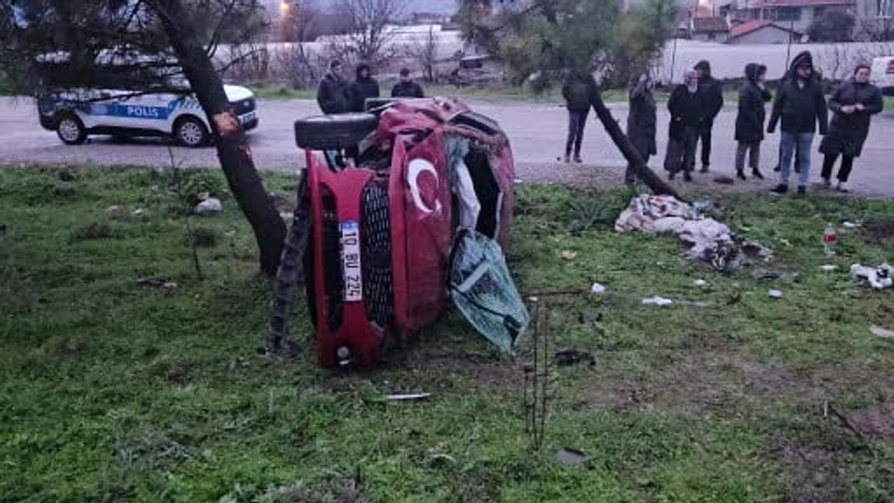 Balıkesir Çevre Yolu'nda otomobil takla attı: 2 yaralı
