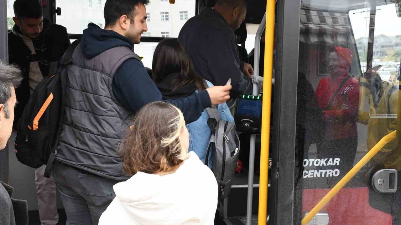 Balıkesir'de Kampüs Hattı Güçlendi: Sınav Haftalarında 859 bin 42 Öğrenci Ücretsiz Taşındı