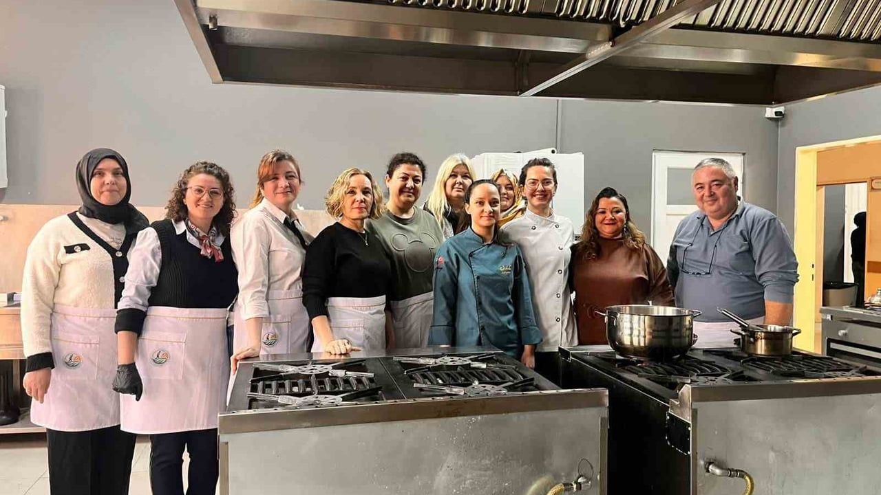 Balıkesir'in Tirit Mirası Gastronomi Akademisi'nde Öğretmenlere Tanıtıldı