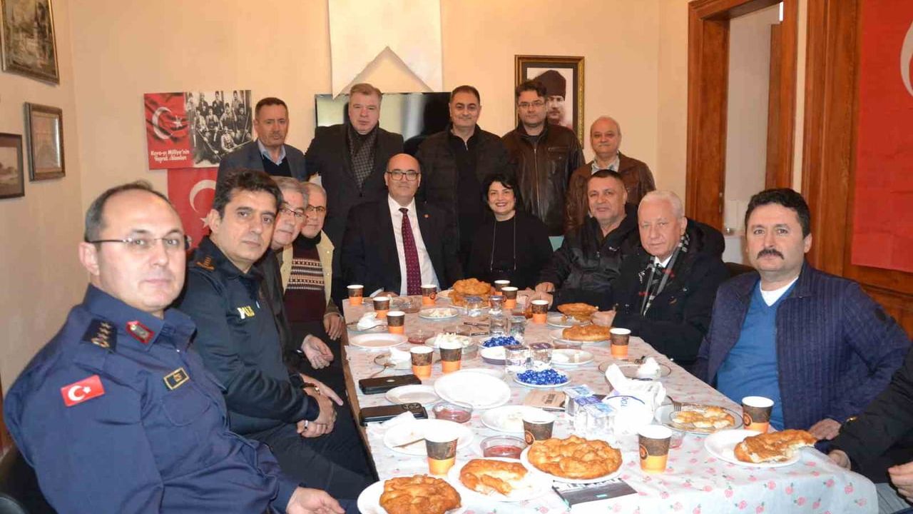 Balıkesir Türk Ocakları'ndan Şehitler ve Vefat Eden Üyeler İçin Mevlit ve Lokma Hayrı